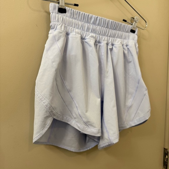 Lululemon Track That Mid-Rise Lined Short 5" in Blue Linen size 4 light blue - Picture 5 of 11